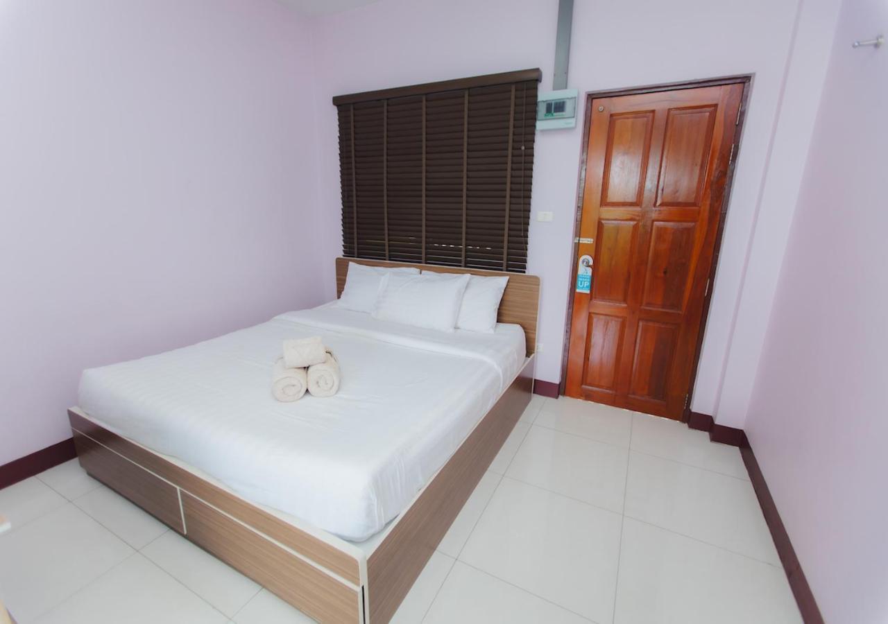 Bloom Guesthouse Chiang Mai Esterno foto